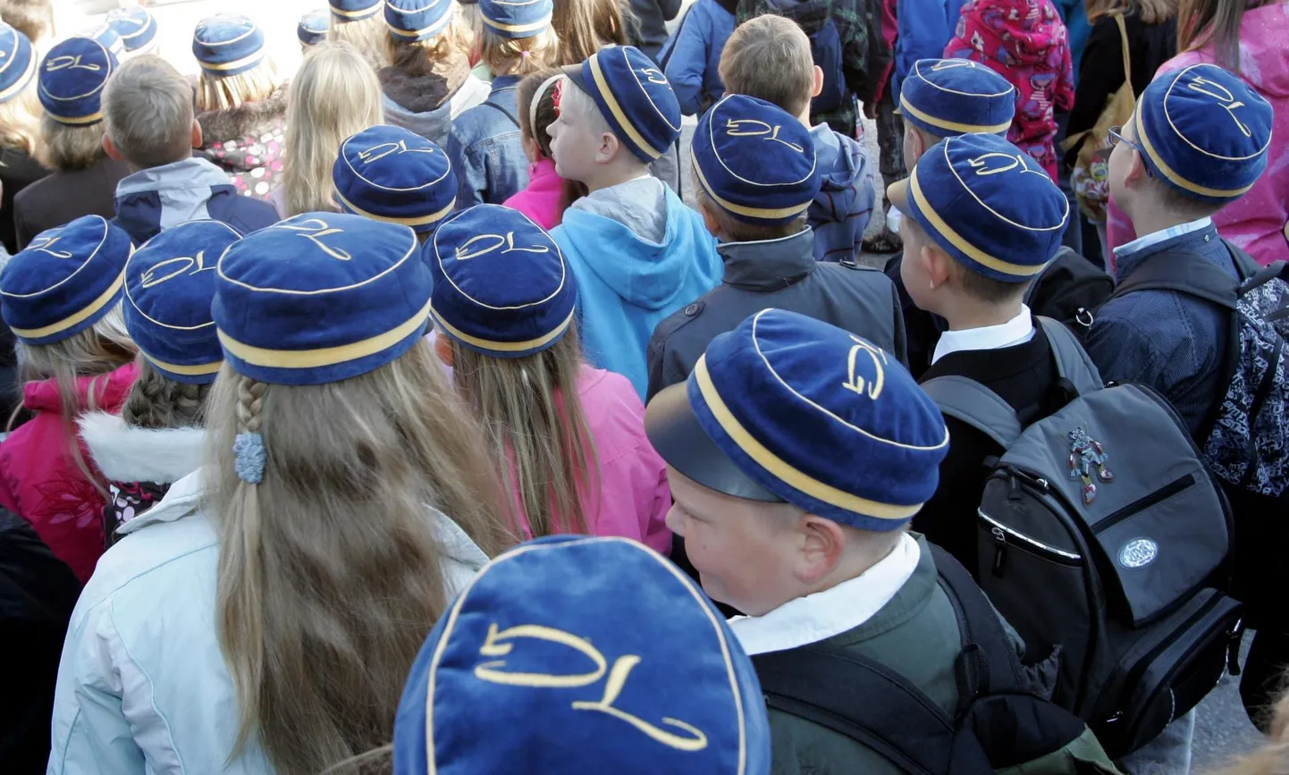 Tapal toimub igal aastal esimesel septembril õpilaste rongkäik. Sel aastal erandit ei tehta.