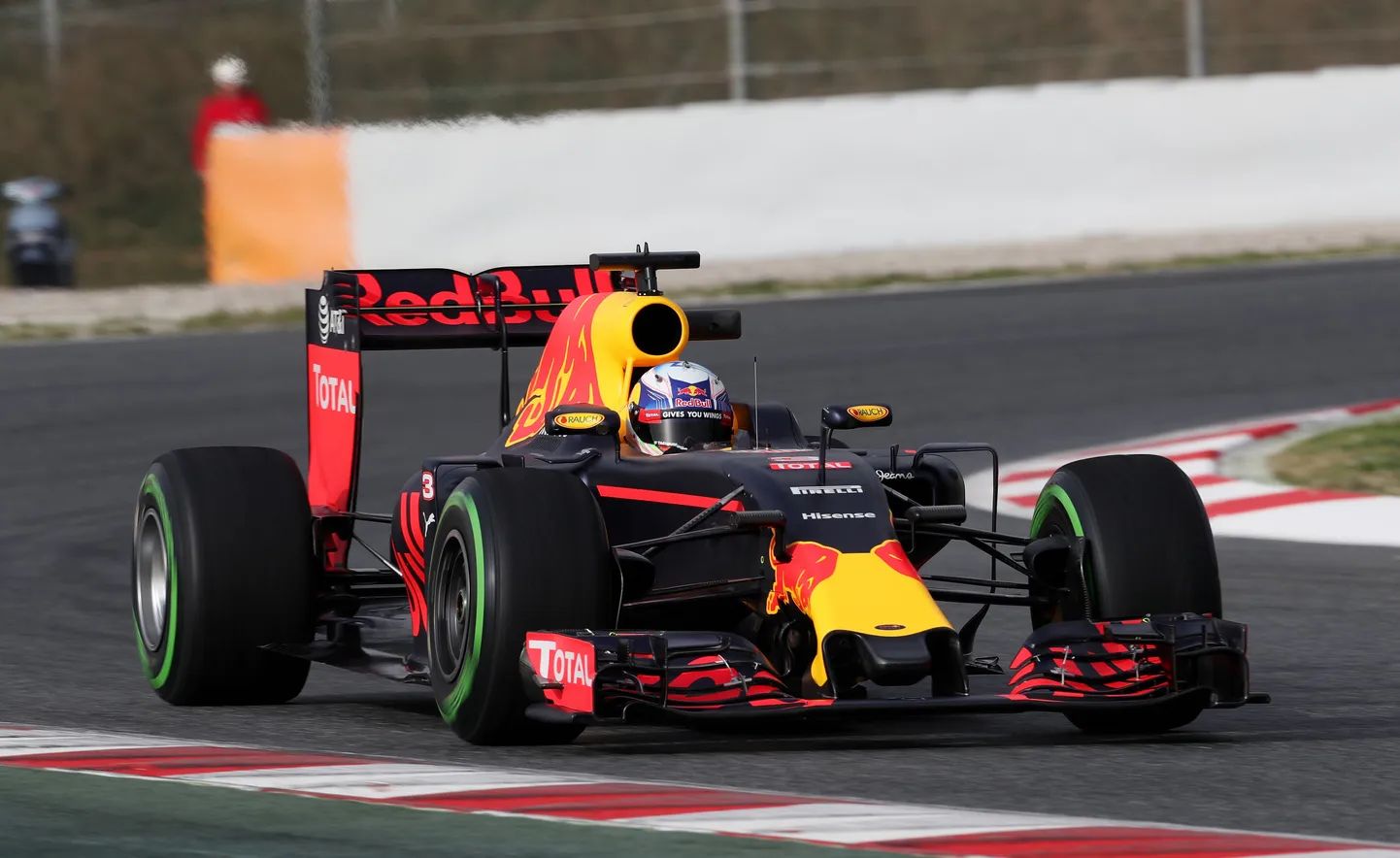Red Bull RB12.