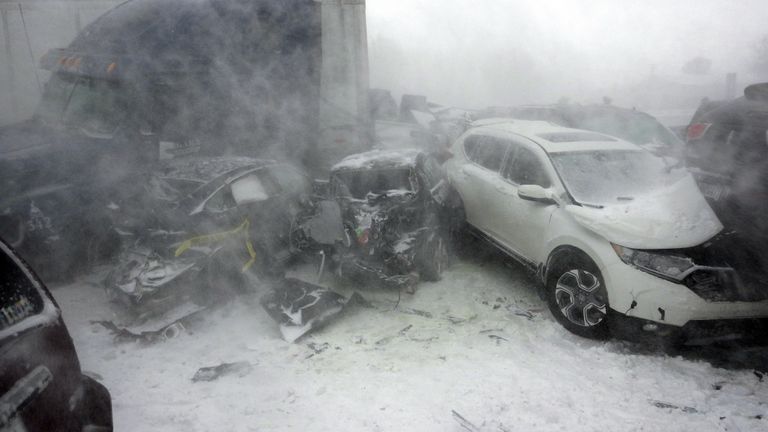 USAs Wisconisis tekkis lumetuisu tõttu ahelavarii, milles oli 131 autot