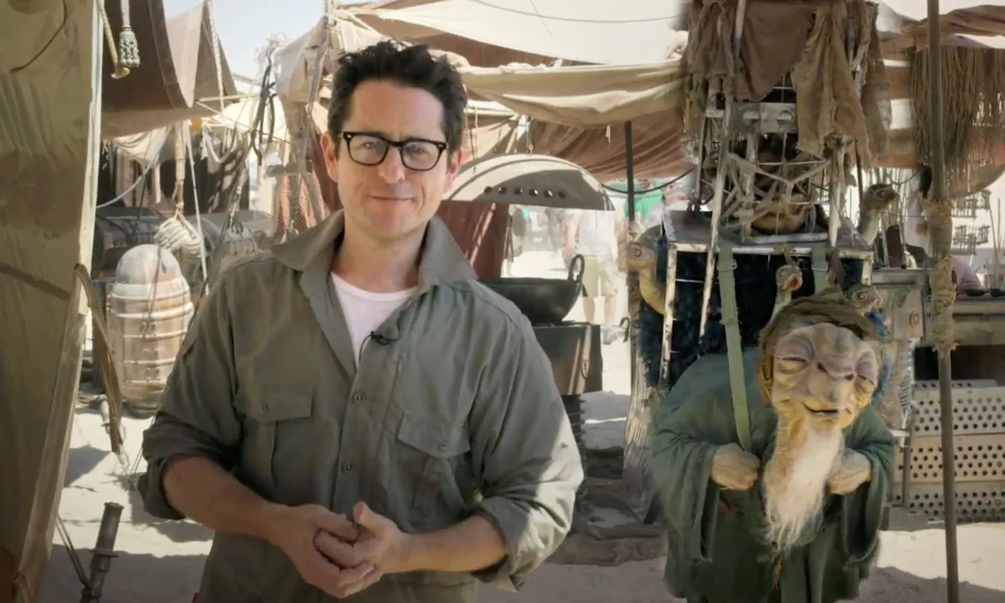 Režissöör J.J. Abrams filmi «Star Wars: Episode VII» võtteplatsil Abu Dhabis
