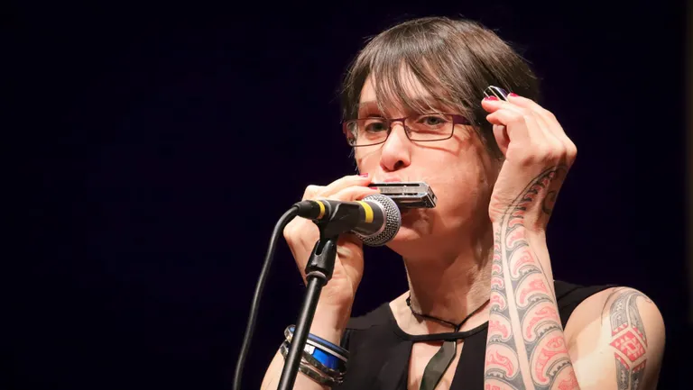 Üks festivali peaesinejaid oli Prantsusmaalt pärit temperamentne Christelle Berthon, keda hüütakse suupillikuningannaks.