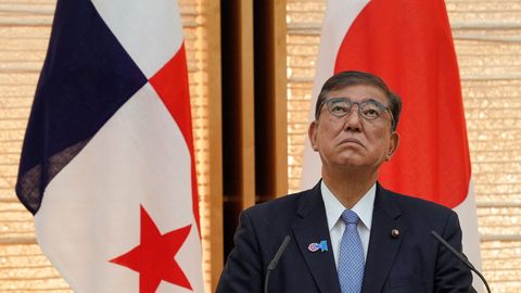 Japānas premjerministrs nolemj demisionēt