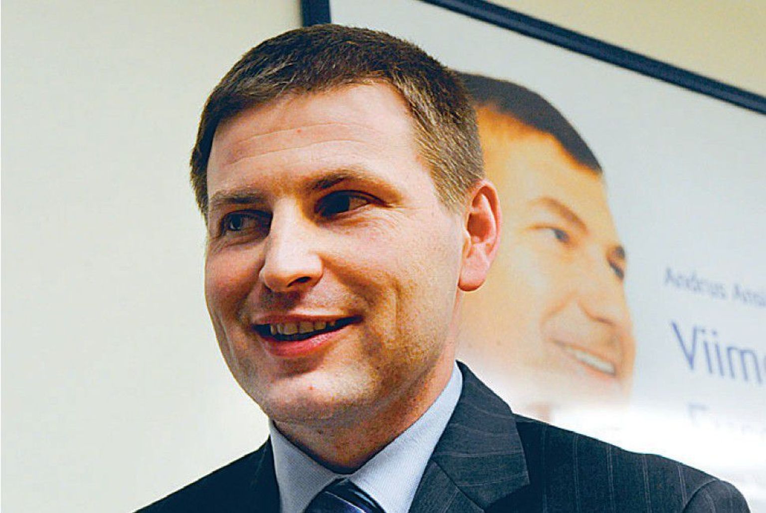Hanno Pevkur pääses 2007. aastal riigikogusse sotsiaalminister Maret Maripuu asendusliikmena. Seejärel vahetas ta Maripuu välja sotsiaalministri kohal. Nüüd on aeg asuda justiitsministri toolile.
