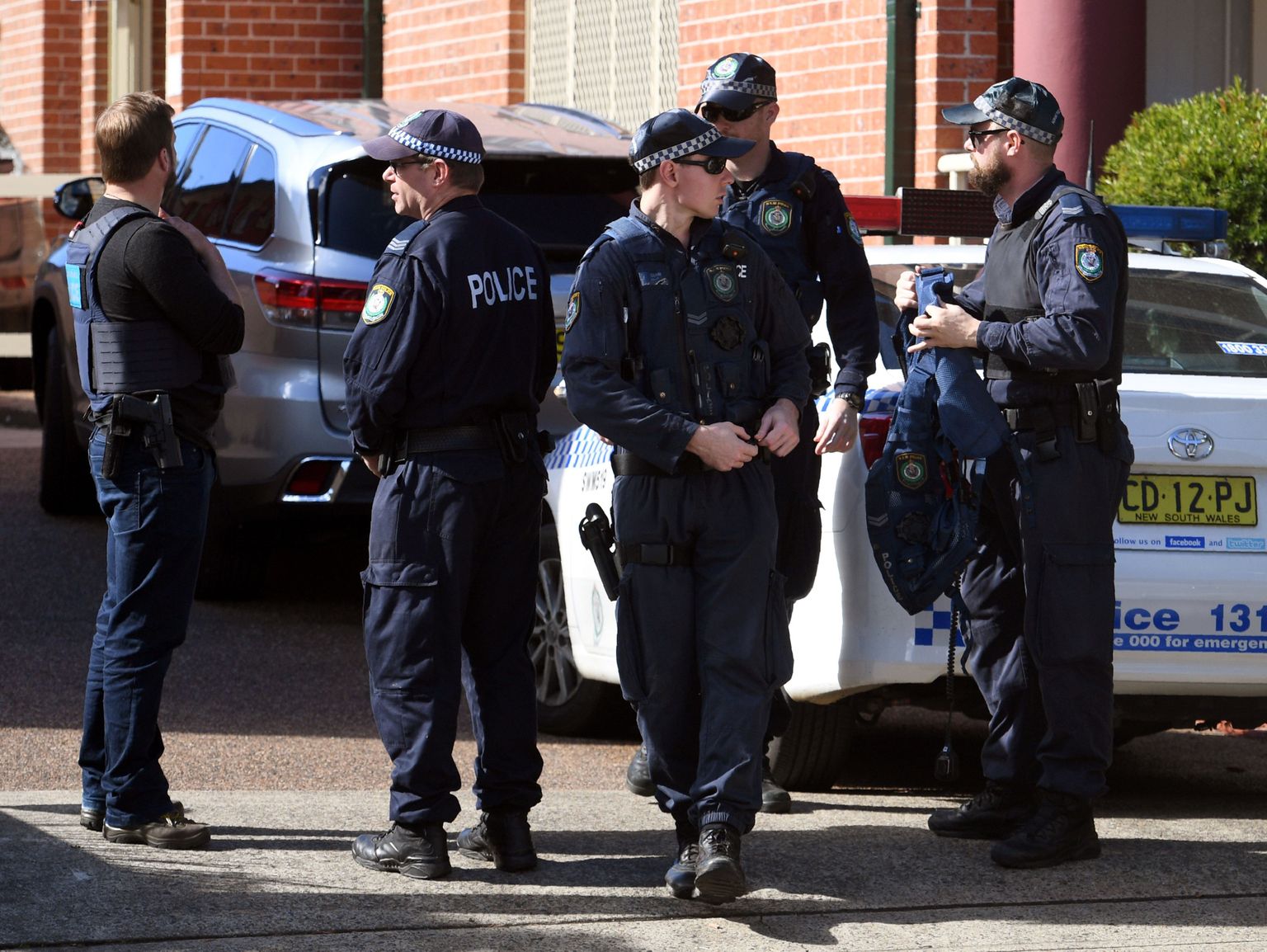 Politsei pidas ühe kahtlusaluse kinni Sydney äärelinnas Lakembas.
