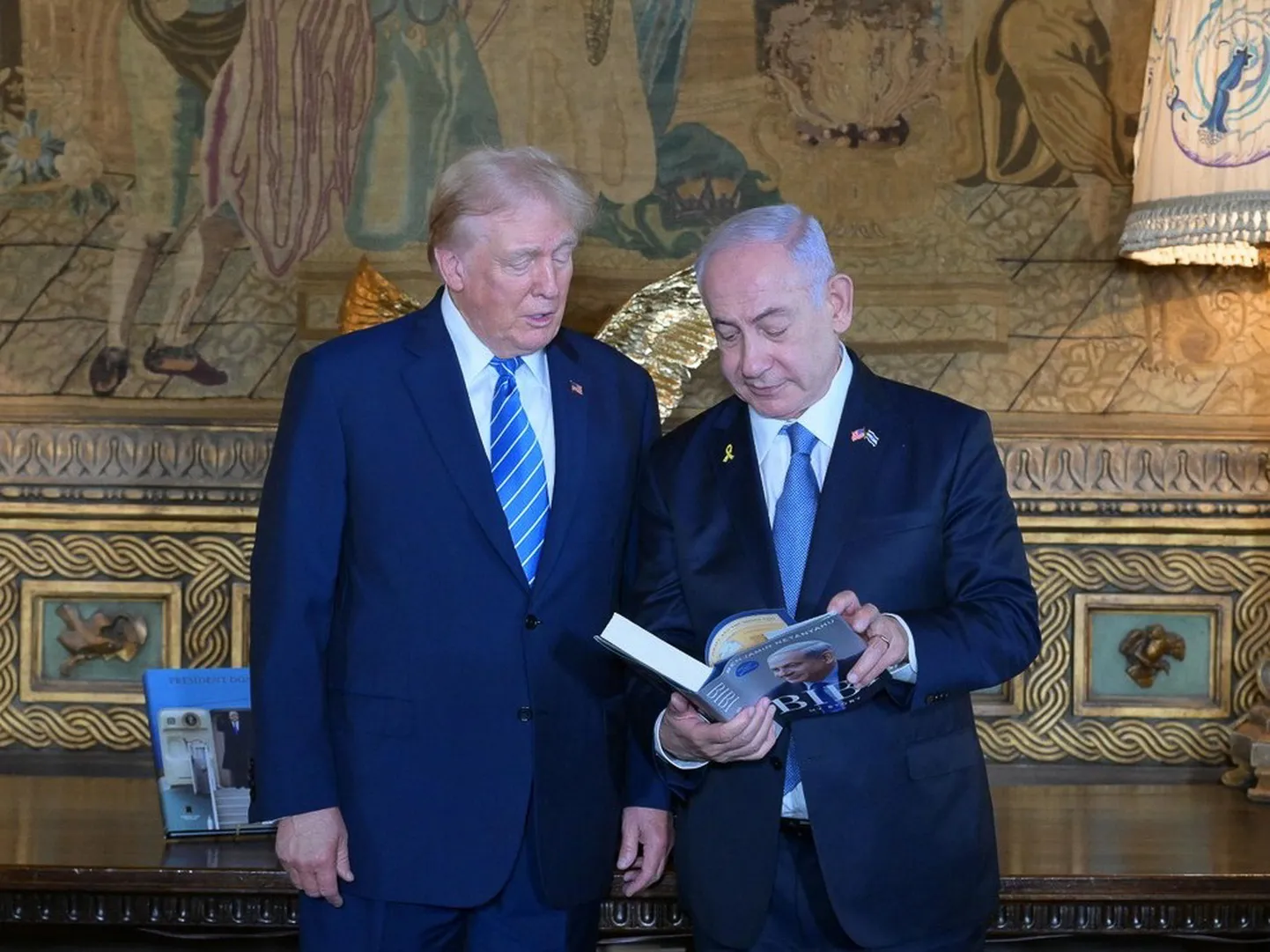 Trump kohtus Floridas Iisraeli peaministri Benjamin Netanyahu ja tema abikaasaga.