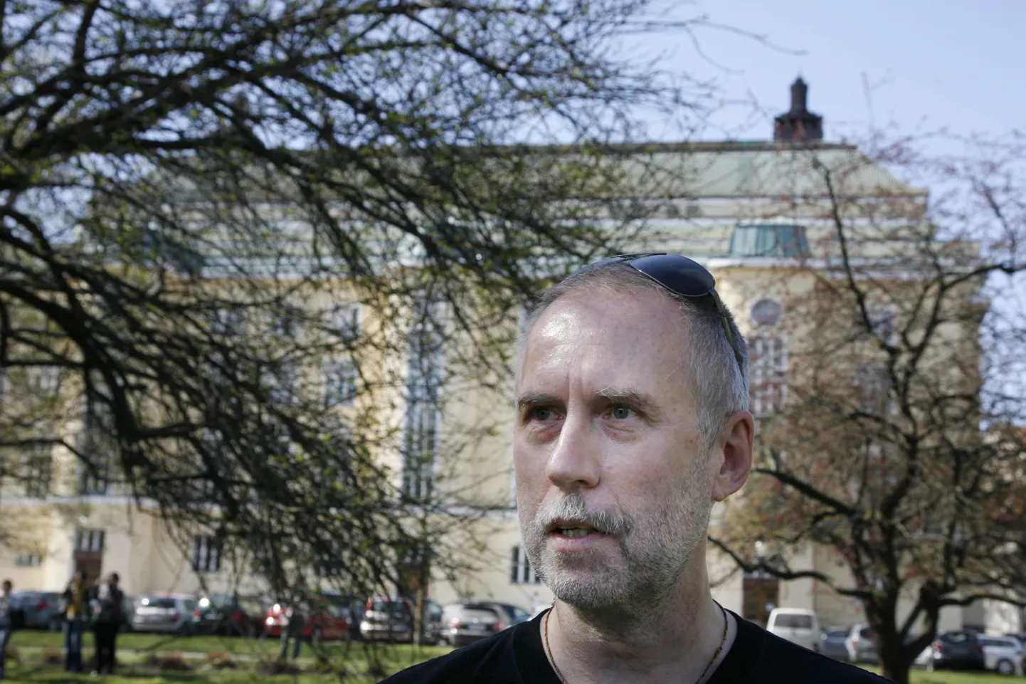 Peeter Vähi on tänavuse EMP-i linnaruumi helilooja ning tema teost "Aprilliöö unenägu" esitatakse 7. aprillil kell 21 Estonia katuselaval.