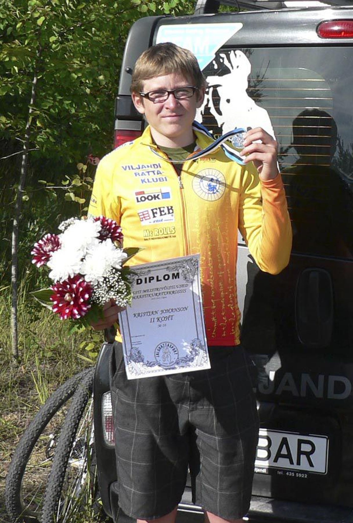 Eesti noorte jalgratturite maastikukrossi meistrivõistluste M-16 klassis hõbemedali saanud viljandlane Kristjan Johanson asub valmistuma tuleval kuul Austrias peetavateks Euroopa noorte meistrivõistlusteks.
