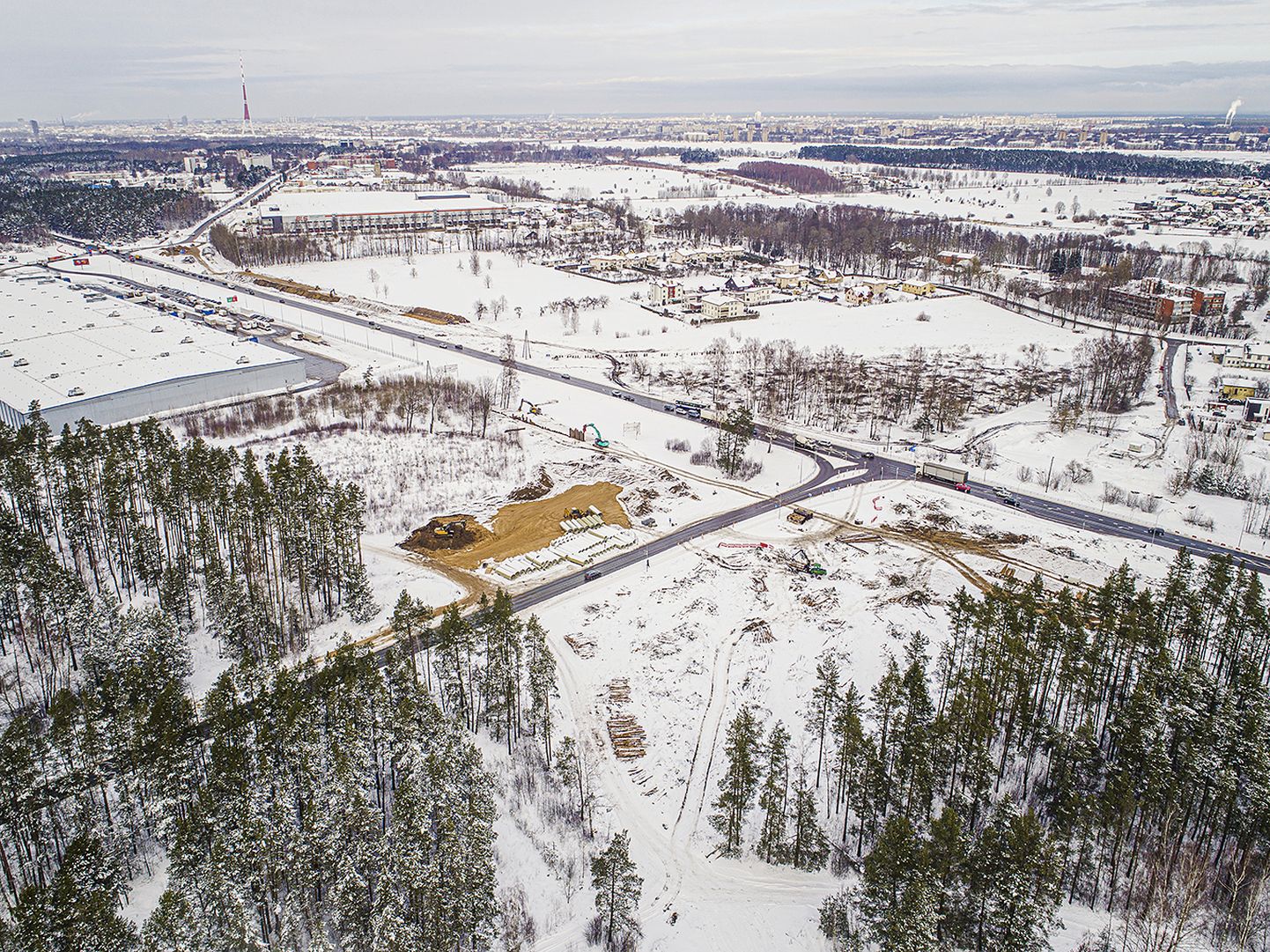 Ķekavas apvedceļa būvdarbi pietuvojušies Rīgas robežai
