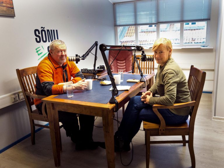 Soomaa loodusturismi arendaja ning ühepuulootsiku ühingu vabatahtlik Aivar Ruukel ja Pärnu Postimehe ajakirjanik Merle Rallmann rääkisid ühepuulootsiku ajaloost, ehitusest ja tulevikust.