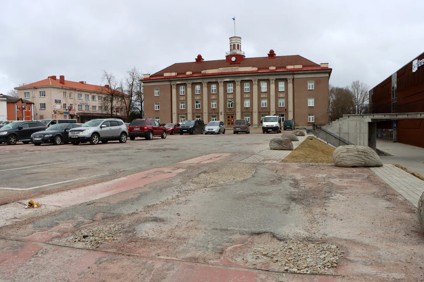 Вид на центральную площадь Йыхви.