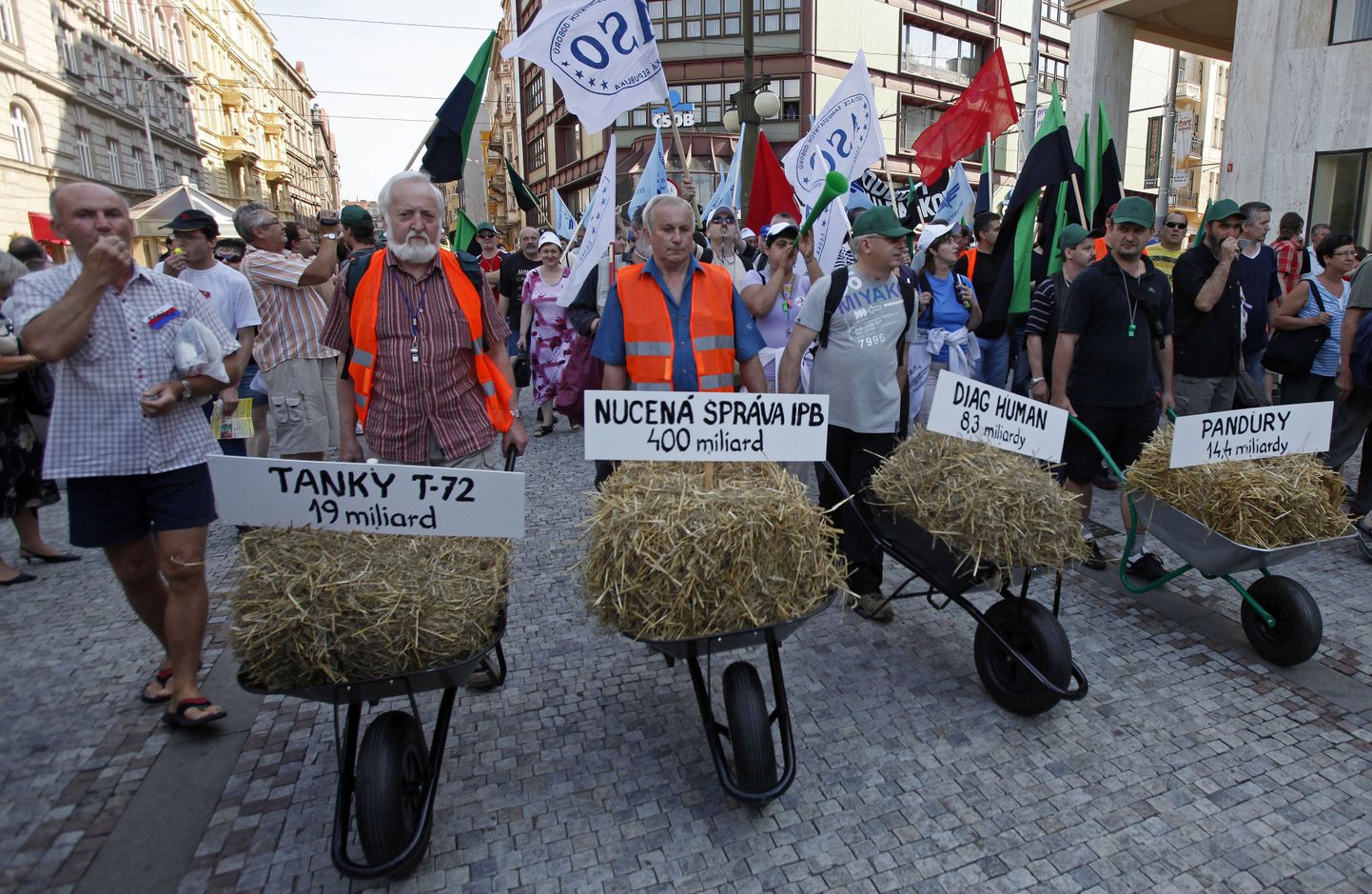 Tšehhi ametiühingute korraldatud protestimarss Praha kesklinnas.