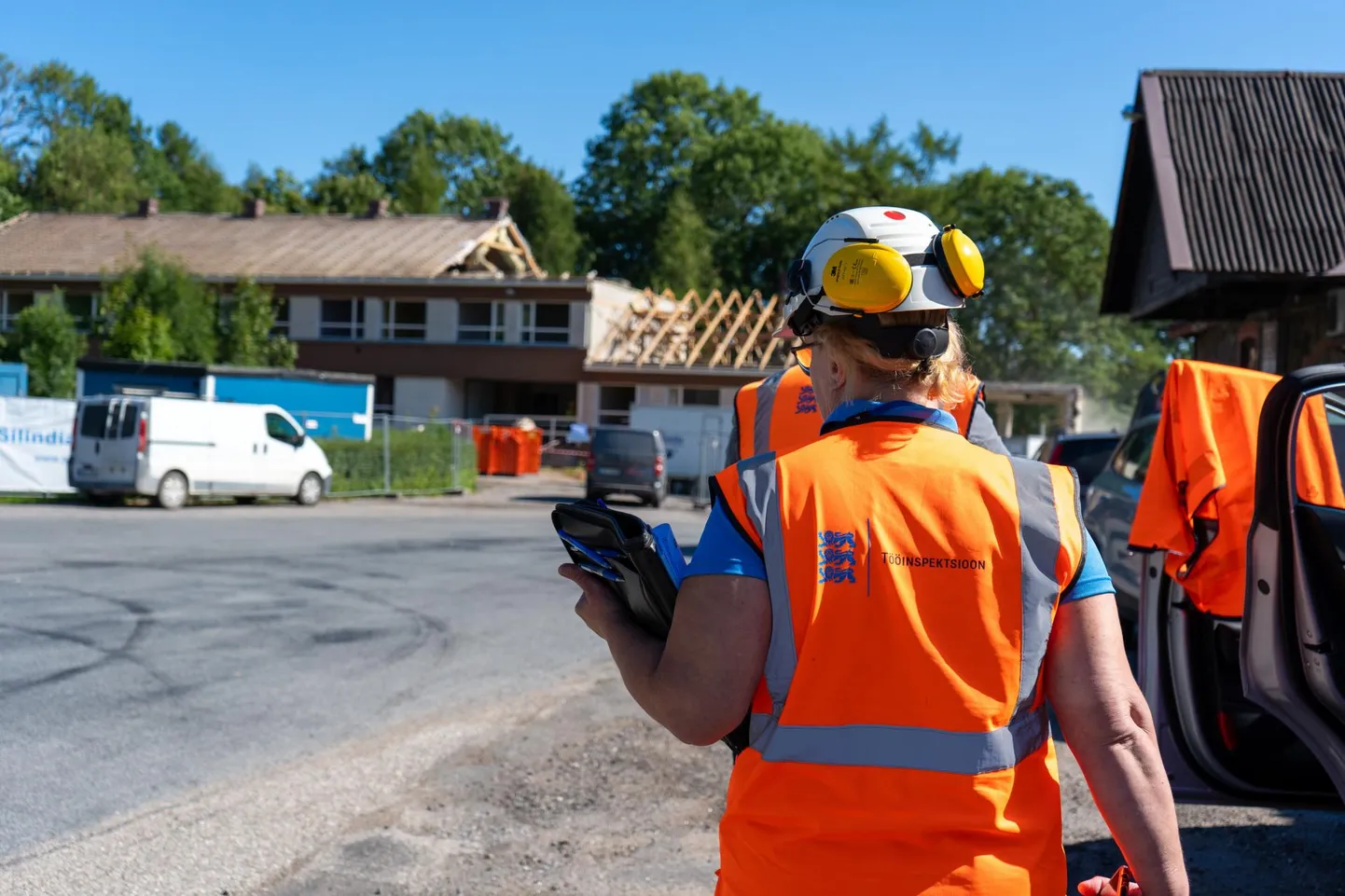 Tööinspektsioon tegi Viljandi vallamaja ehitusele reidi, selgitamaks, kas kõik on nii, nagu kord ette näeb.