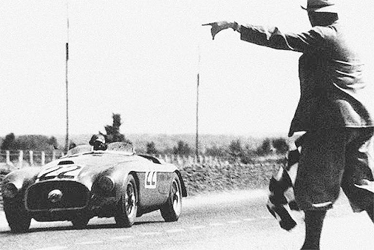 1949.gada Lemānas sacensību uzvarētājs Ferrari 166 MM V12