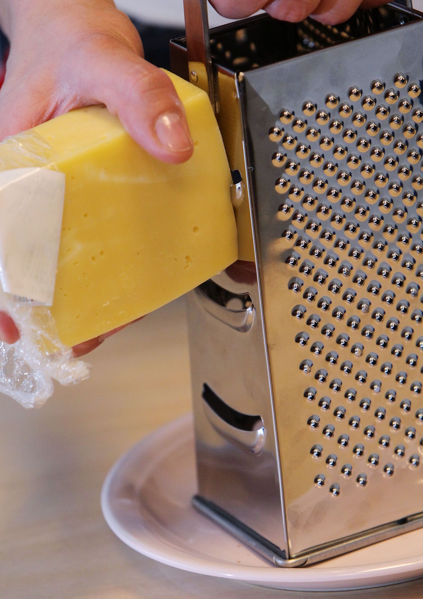Mõned juustud on tänapäeval nii pehmed, et riivida neid ei saa.