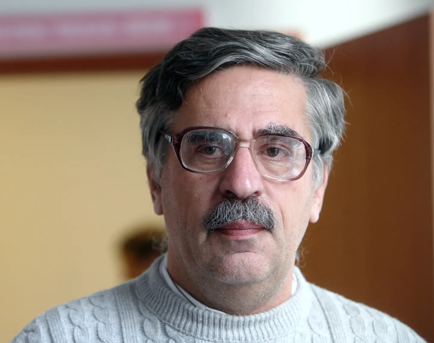 Apsūdzētais Aleksandrs Giļmans pēc tiesas sēdes, kurā viņam nolasīja spriedumu krimināllietā par nacionālā naida kurināšanu un aicinājumu gāzt valsts varu.