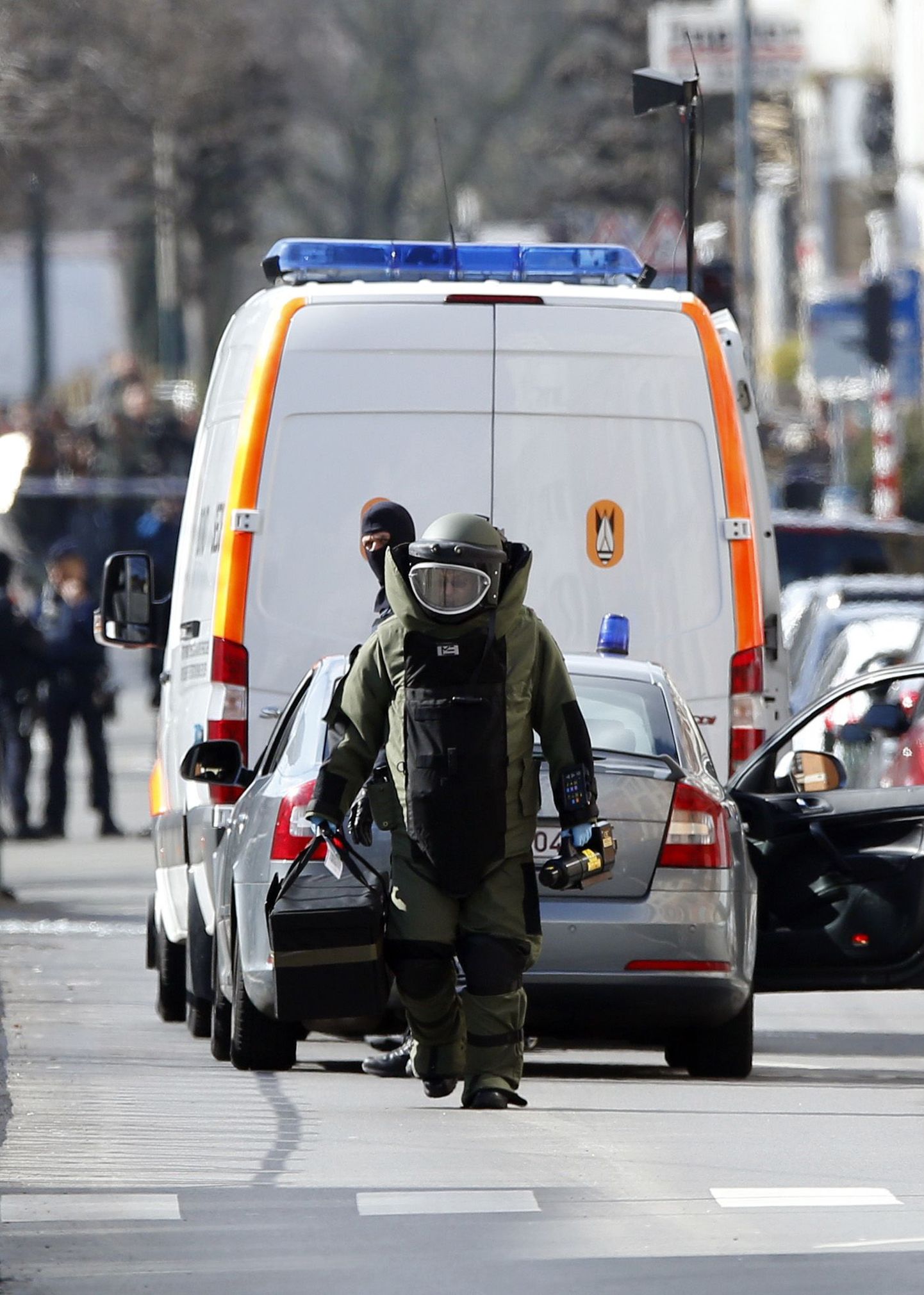 Belgia pealinnas Brüsselis korraldati reedel uus terroritõrjeoperatsioon.