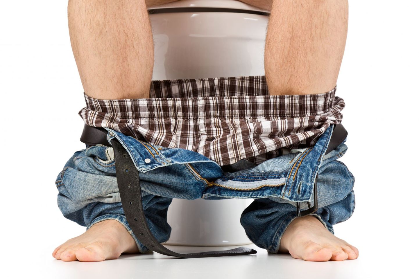 Osa mehi eelistab telefoni tõttu urineerida istudes.