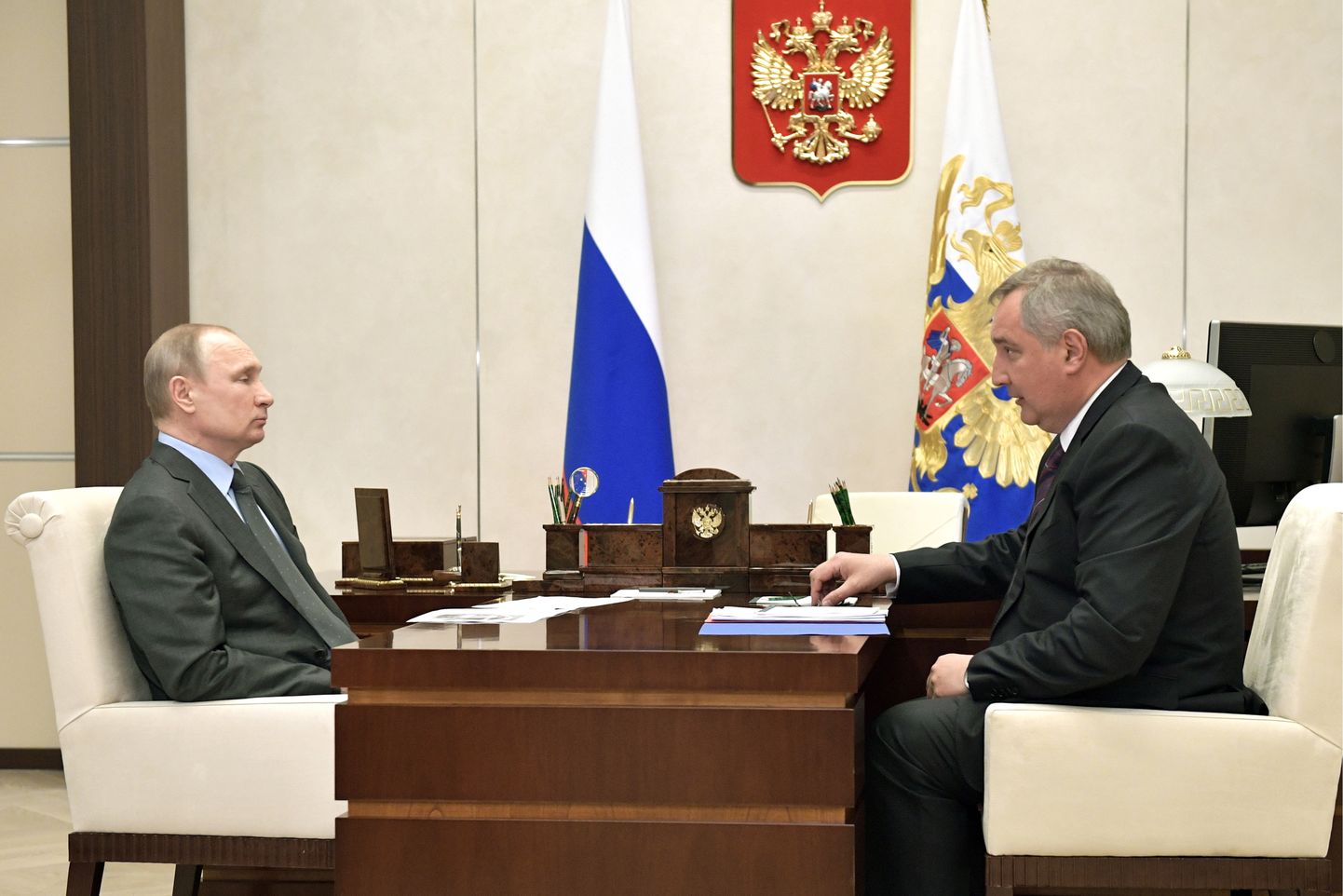 Vladimir Putin (vasakul) ja Dmitri Rogozin.