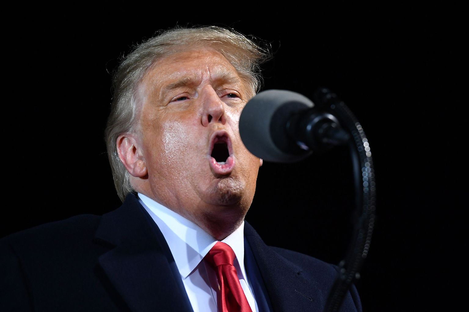 USA president Donald Trump  rääkimas 30. septembril valimiskampaanial  Minnesotas Duluthi rahvusvahelises lennujaamas