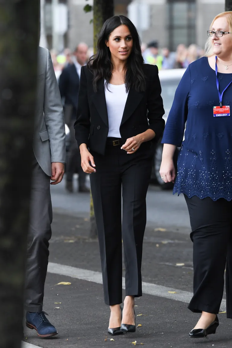 Meghan Markle astus Dublinis avalikkuse ette pükskostüümis.