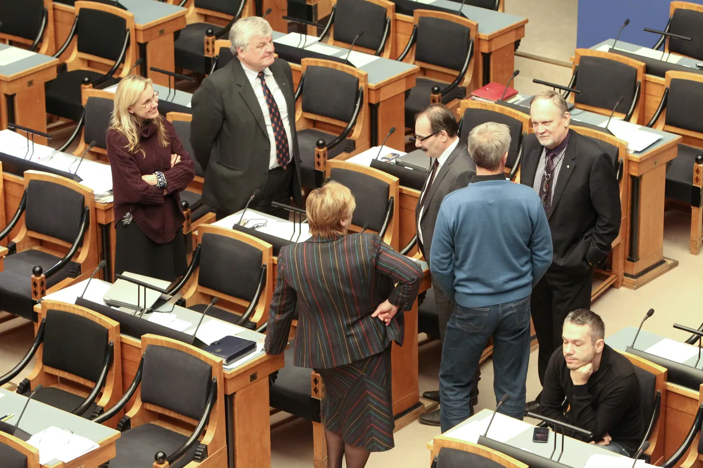 Eelmisel sügisel tõi opositsiooni venitamine kaasa mitu ööistungit.