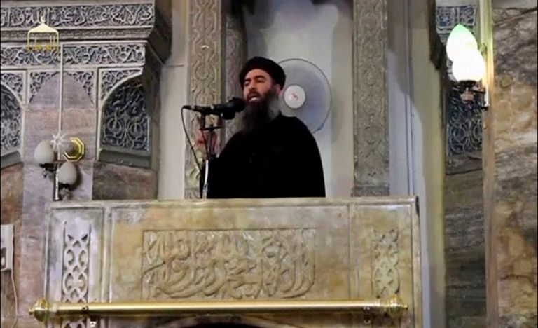Terroriorganisatsiooni Islamiriik liider kaliif Abu Bakr al-Baghdadi kõnet pidamas. Kaliif on vaimuliku ja ilmaliku võimuga valitseja tiitel islamimaades