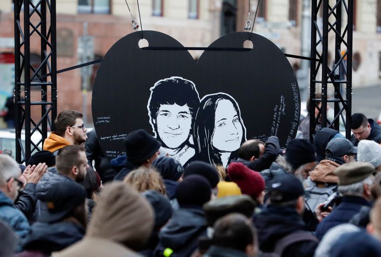 Jan Kučiaki ja tema elukaaslase Martina Kusnirova tapmise teisel aastapäeval Bratislavas korraldatud meeleavaldus 21. veebruar 2020. 