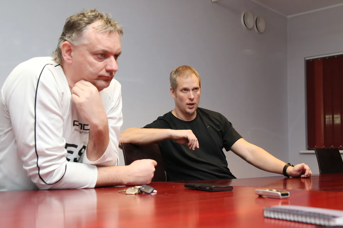 TÜ/Rocki peatreener Gert Kullamäe (vasakul) ja abitreener Toomas Kandimaa on rahul meeskonna selle hooaja kaitsemänguga, kuid ootavad taga