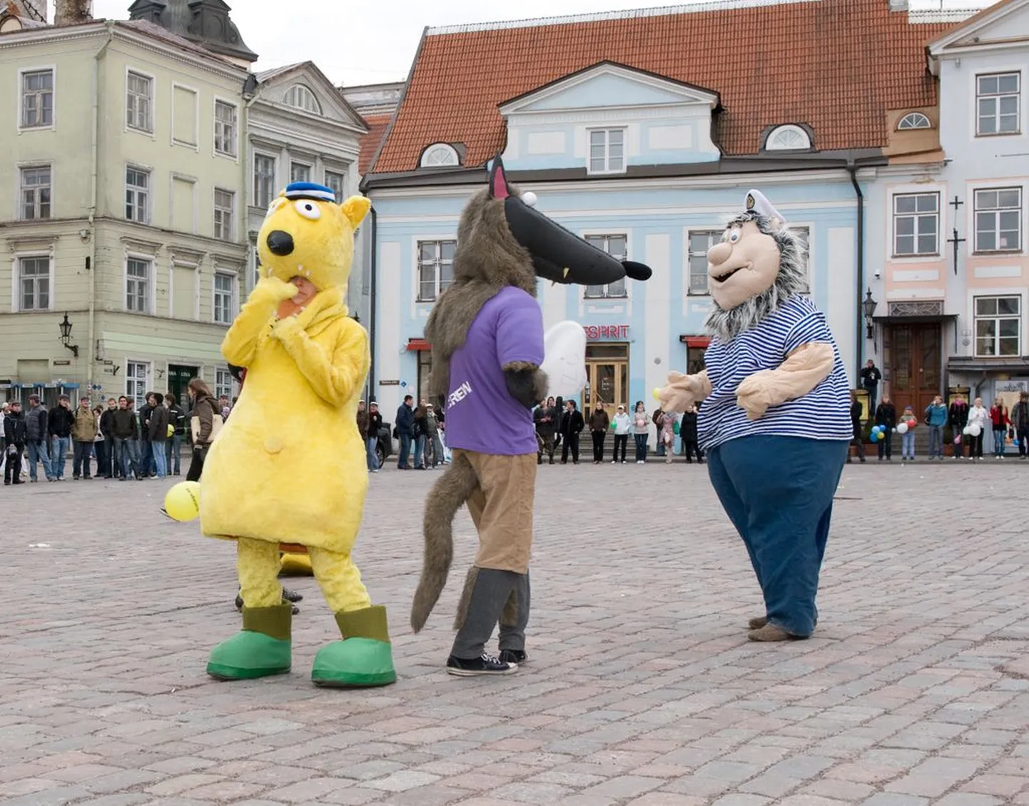 Kui seni pidutsesid tudengid kevadpäevadel koos, siisseadusemuudatus lubab eri kõrgkoolidel õpetada ka ühiseõppekava alusel..
