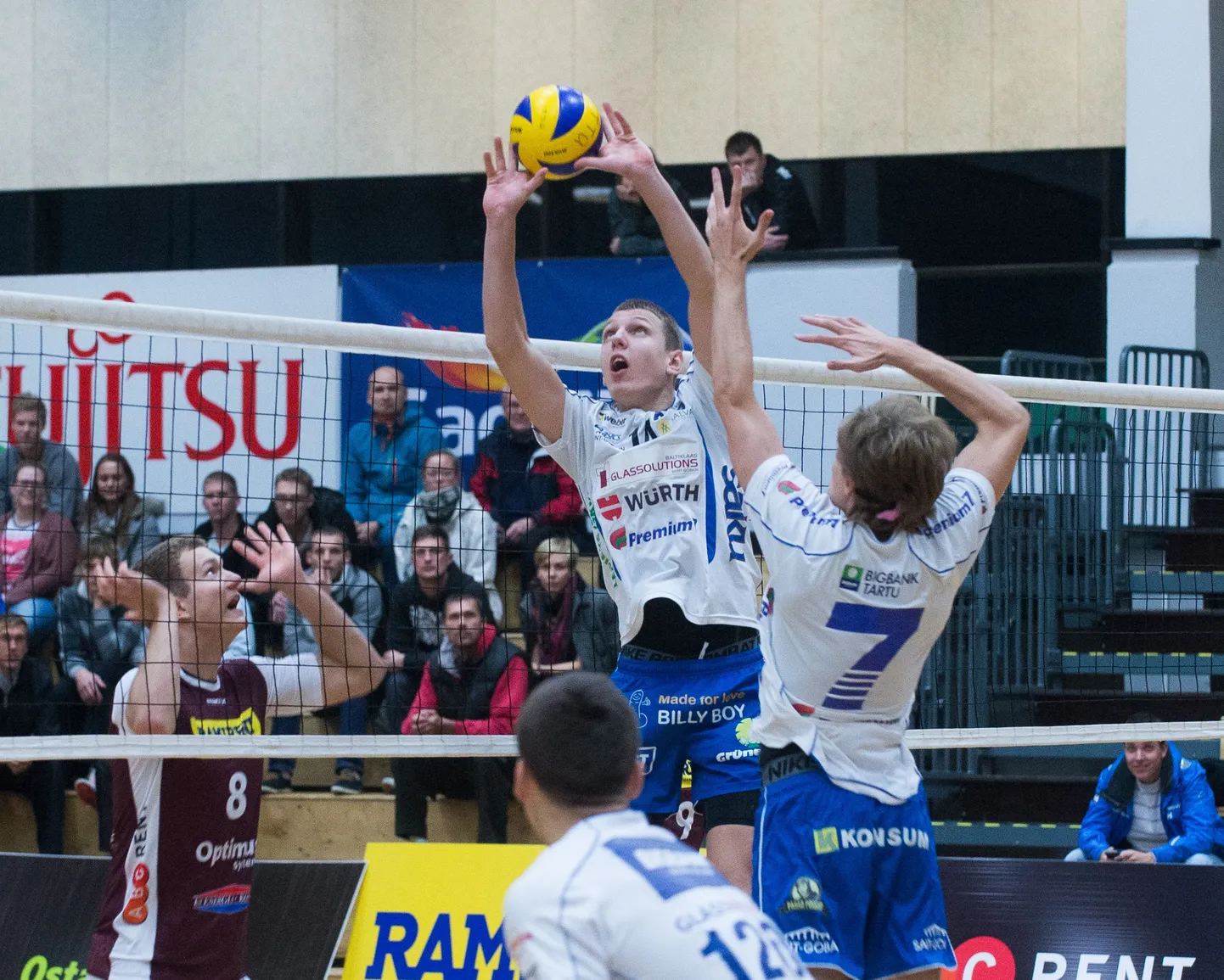 Tartu Bigbank võrkpallimeeskond 19. oktoobril TTÜ vastu mängimas.