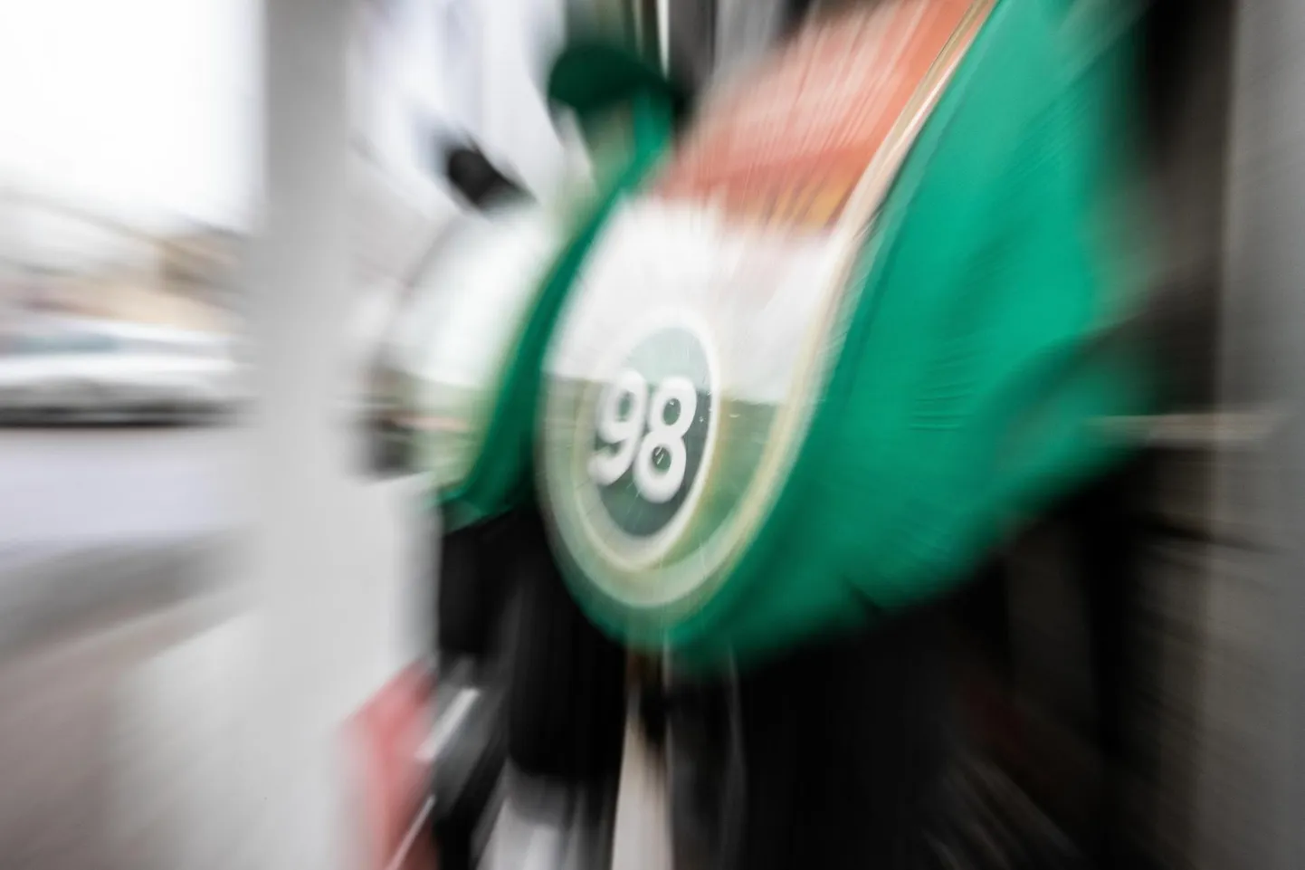 Kütuseturul seisavad ees heitlikud ajad. Küll aga on kindel, et uuel aastal tõusevad hinnad vähemalt maksutõusu jagu.