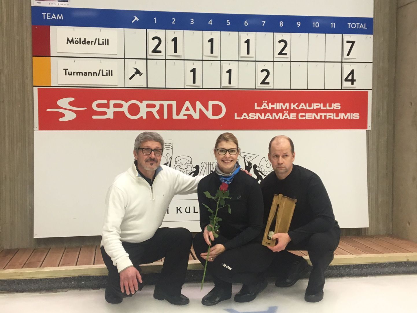 Eesti meistrid segapaaris curlingus Maile Mölder ja Erkki Lill, nende treener Timo Kauste.