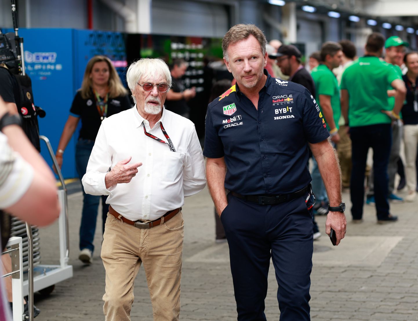Bernie Ecclestone (vasakul) ja Red Bulli tiimipealik Christian Horner novembris Sao Paulo Grand Prixil.