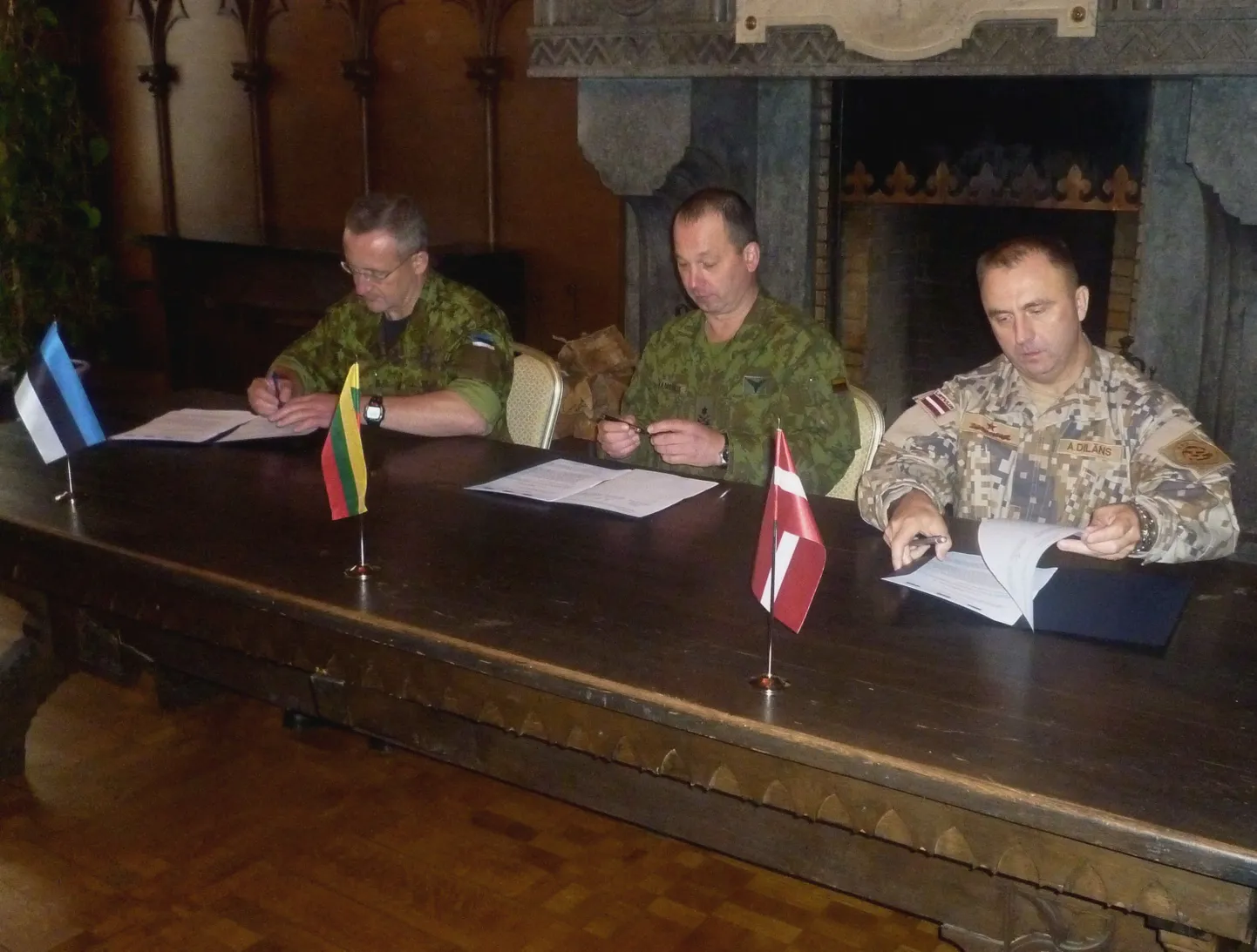 Eesti, Läti ja Leedu kaitseväe peastaapide ülemad kolonel Peeter Hoppe, brigaadikindral Vilmantas Tamosaitis ja brigaadikindral Andis Dilans.