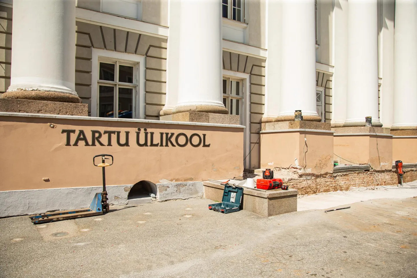 Tartu ülikooli peahoone trepi remondiks kulub 200 000 eurot.