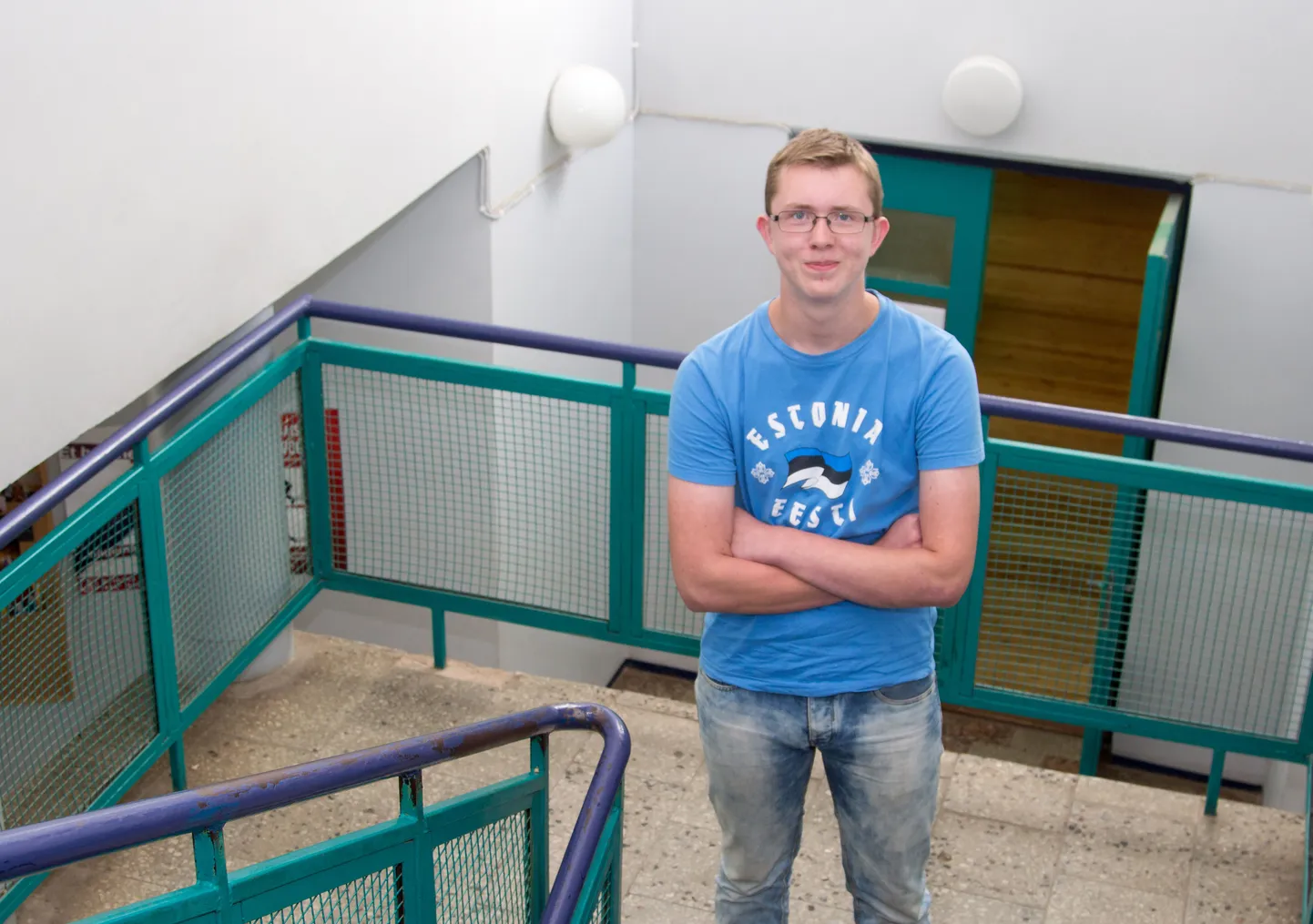 Keeni põhikooli 8. klassi lõpetanud Joosep Hinn peab oma tunnustuse pälvinud tegu tavapäraseks ja iseenesest mõistetavaks. Just sellest trepist ta iga päev väikest koolivenda Daanieli üles-alla süles tassibki.