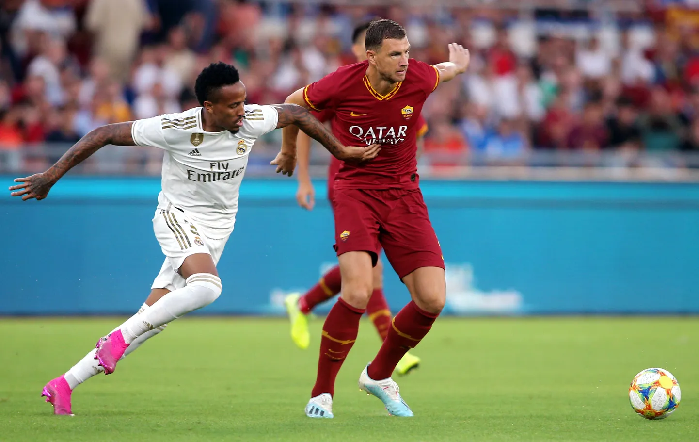 Edin Džeko punases.
