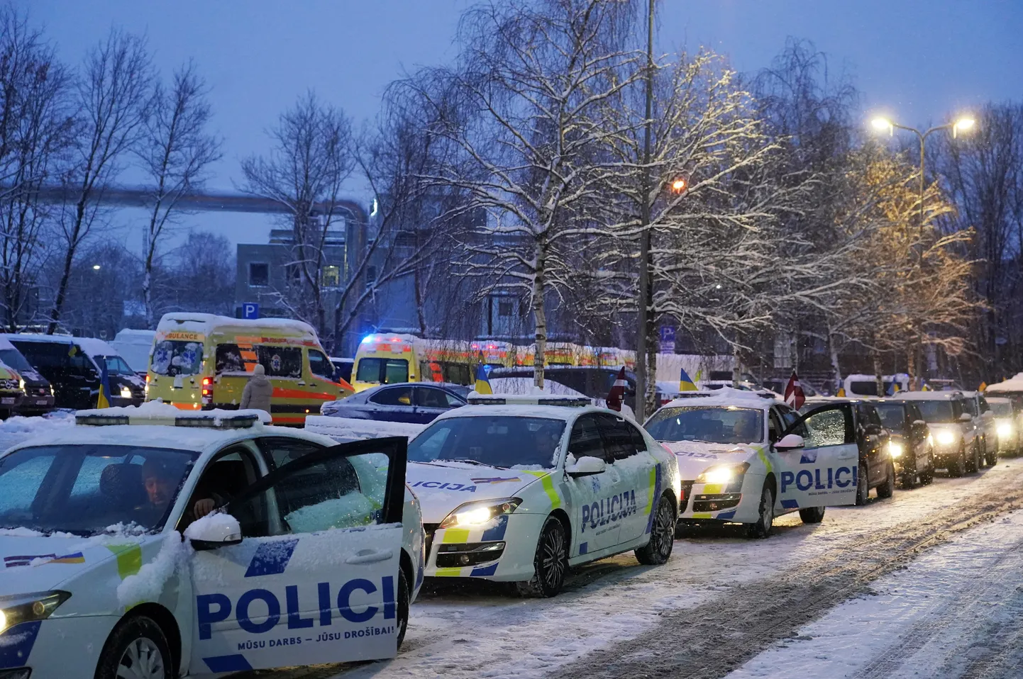Конвой перед отправкой в Украину
