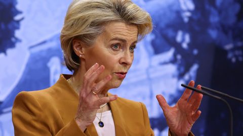 Ursula von der Leyen je po mnenju Forbesa najvplivnejša ženska na svetu