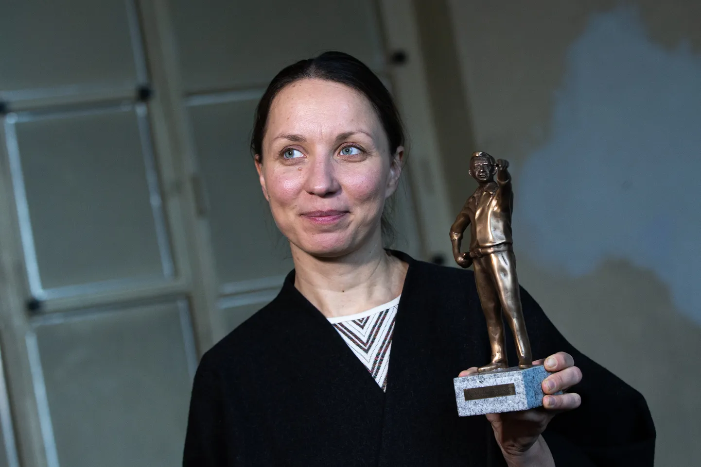 Lätlane Elina Litvinova on elanud Eestis kuusteist aastat ja peab Eestit oma koduks. Detsembris valiti ta Kaljo Kiisa nimelise noore filmitegija stipendiumi laureaadiks.