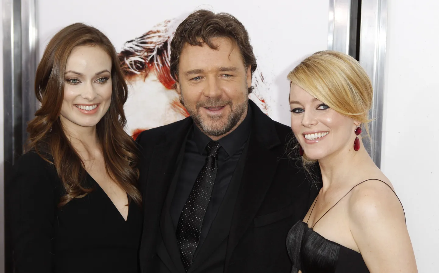 Crowe koos uudisfilmi kaasstaaride Olivia Wilde`ga (vasakul) ja Elizabeth Banksiga