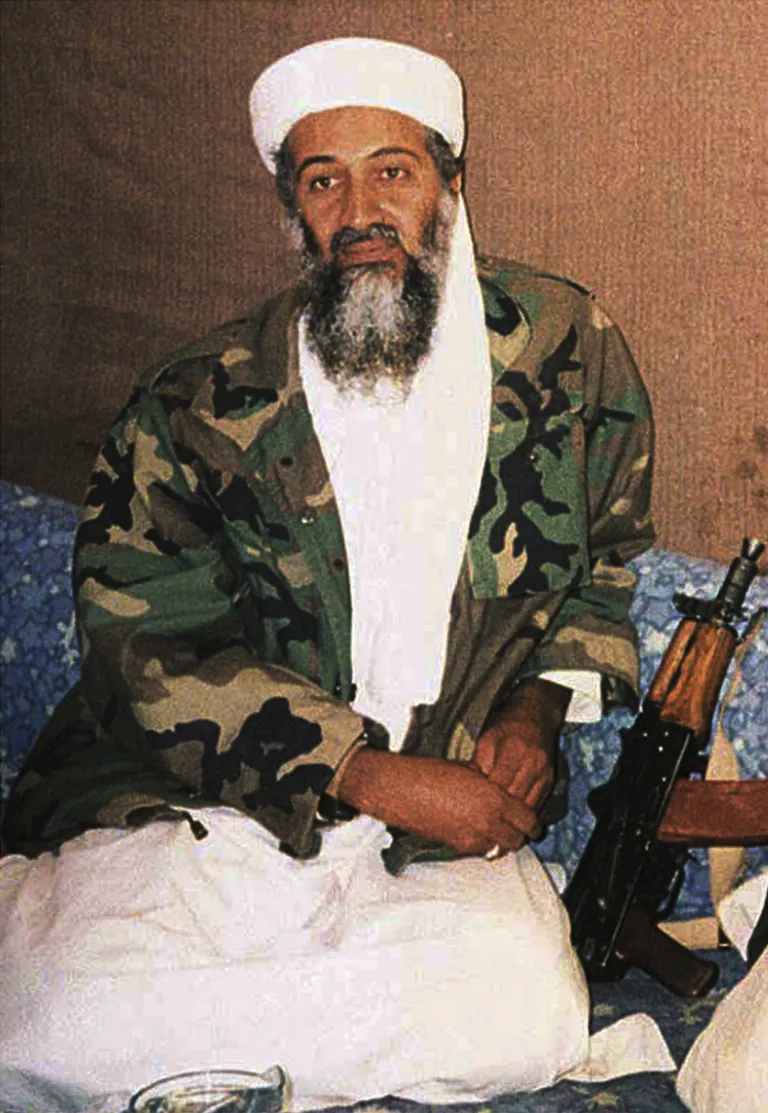 Al-Qaeda juht Osama bin Laden andis 10. novembril 2001 intervjuu Pakistani ajakirjanikule Hamid Mirile
