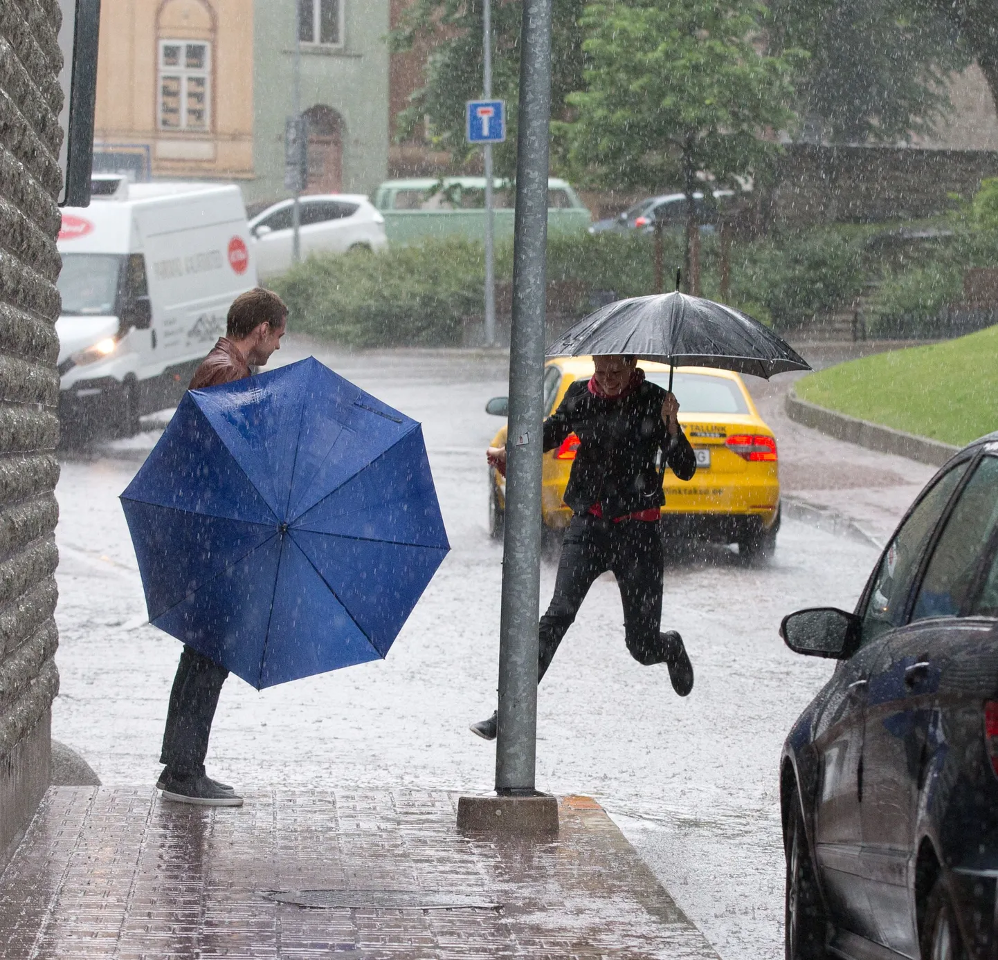 Vihmavari on tulnud juulikuus käeulatuses hoida.