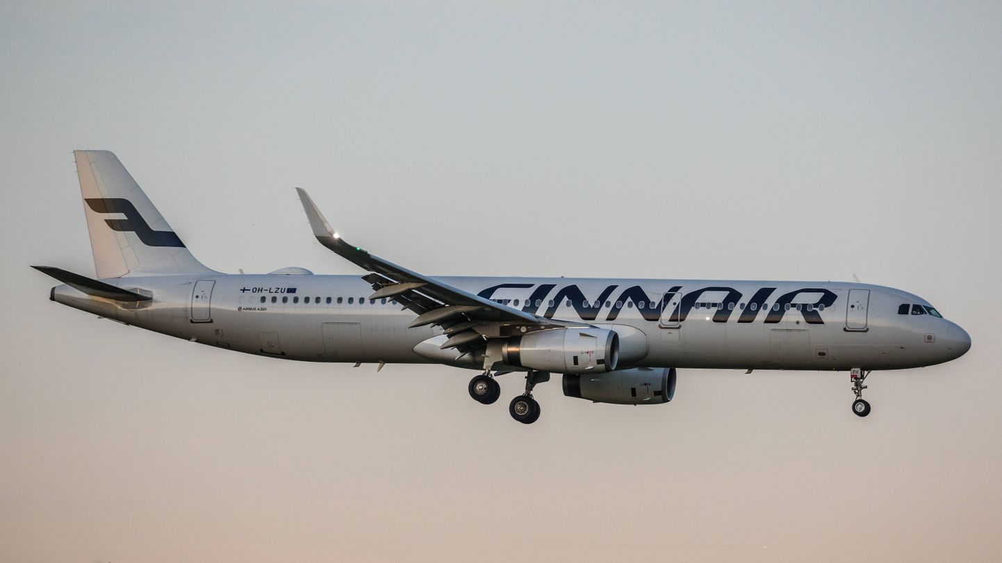 Finnairi lennuk õhus.