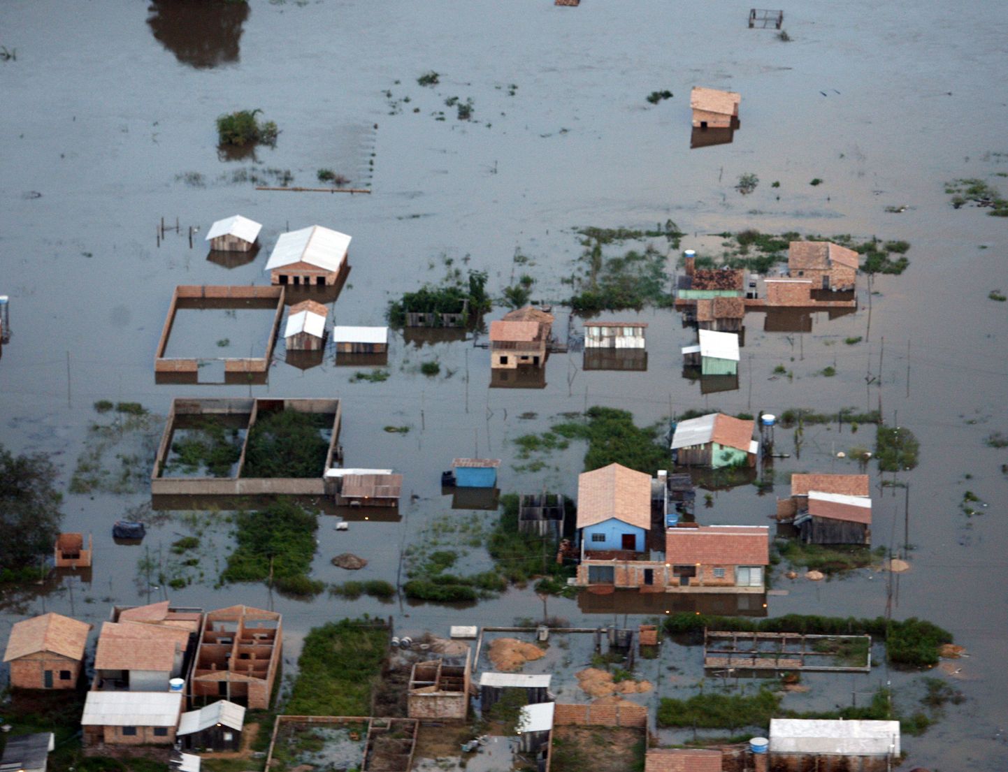 Pärast pikaajalist põuda saabunud paduvihmad tekitasid Kirde-Brasiilias üleujutuse