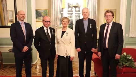 Trīs Latvijas kultūras darbinieki godināti ar Francijas Nacionālo ordeni mākslā un literatūrā