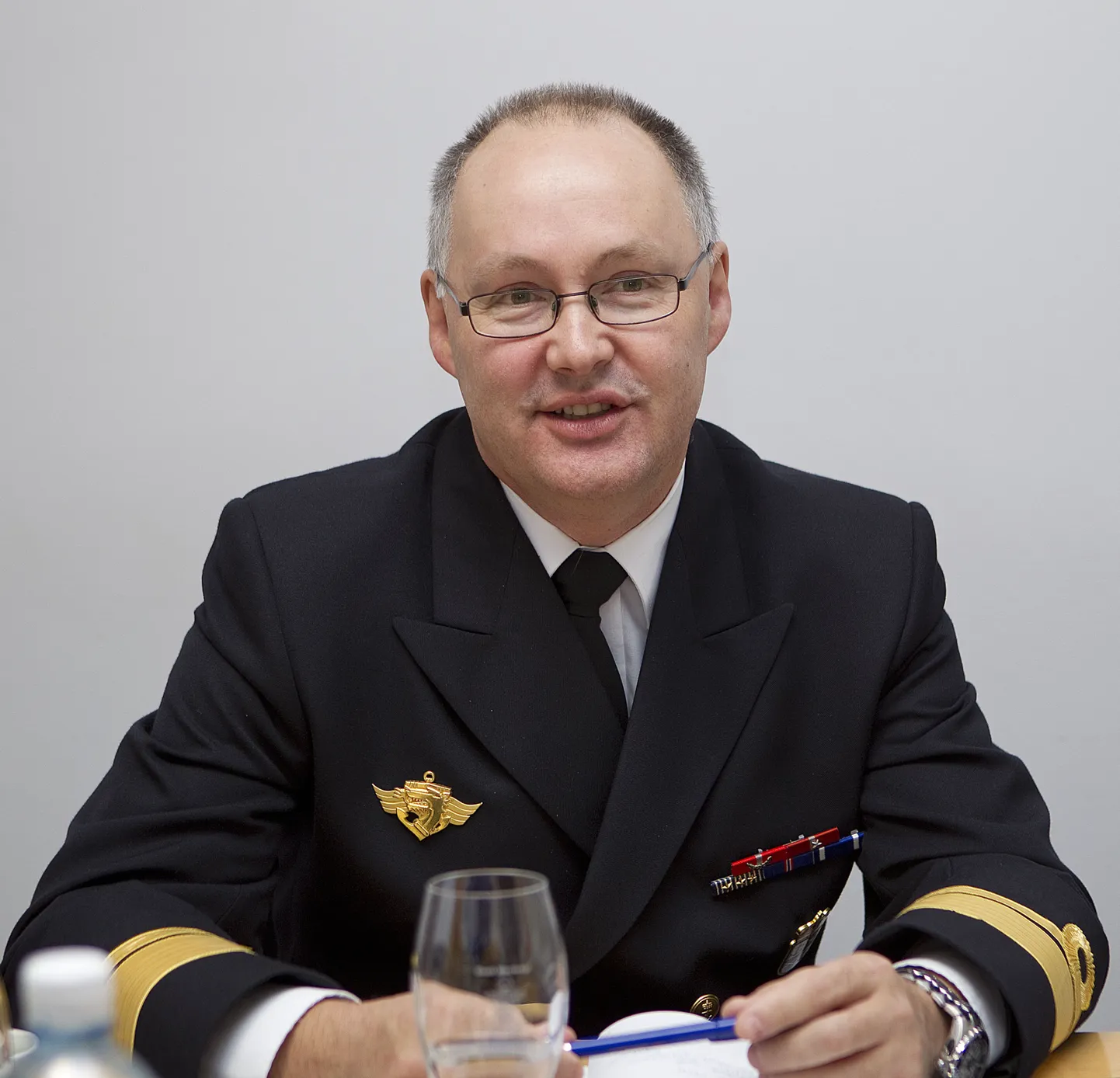 Генеральный инспектор ВМС Норвегии контр-адмирал Б. Гримстведт