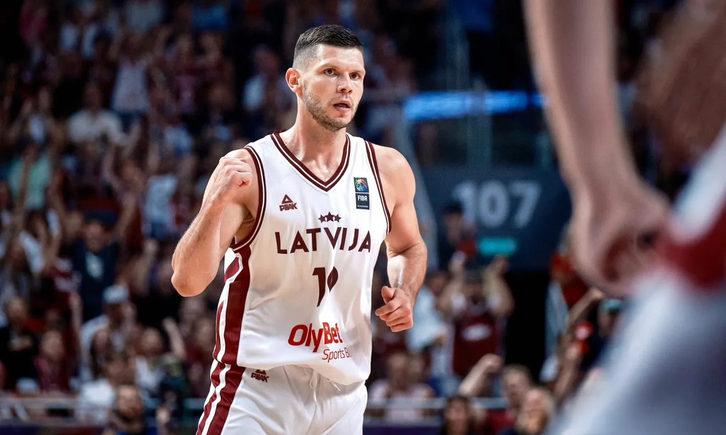 Latvijas basketbolists Rihards Lomažs