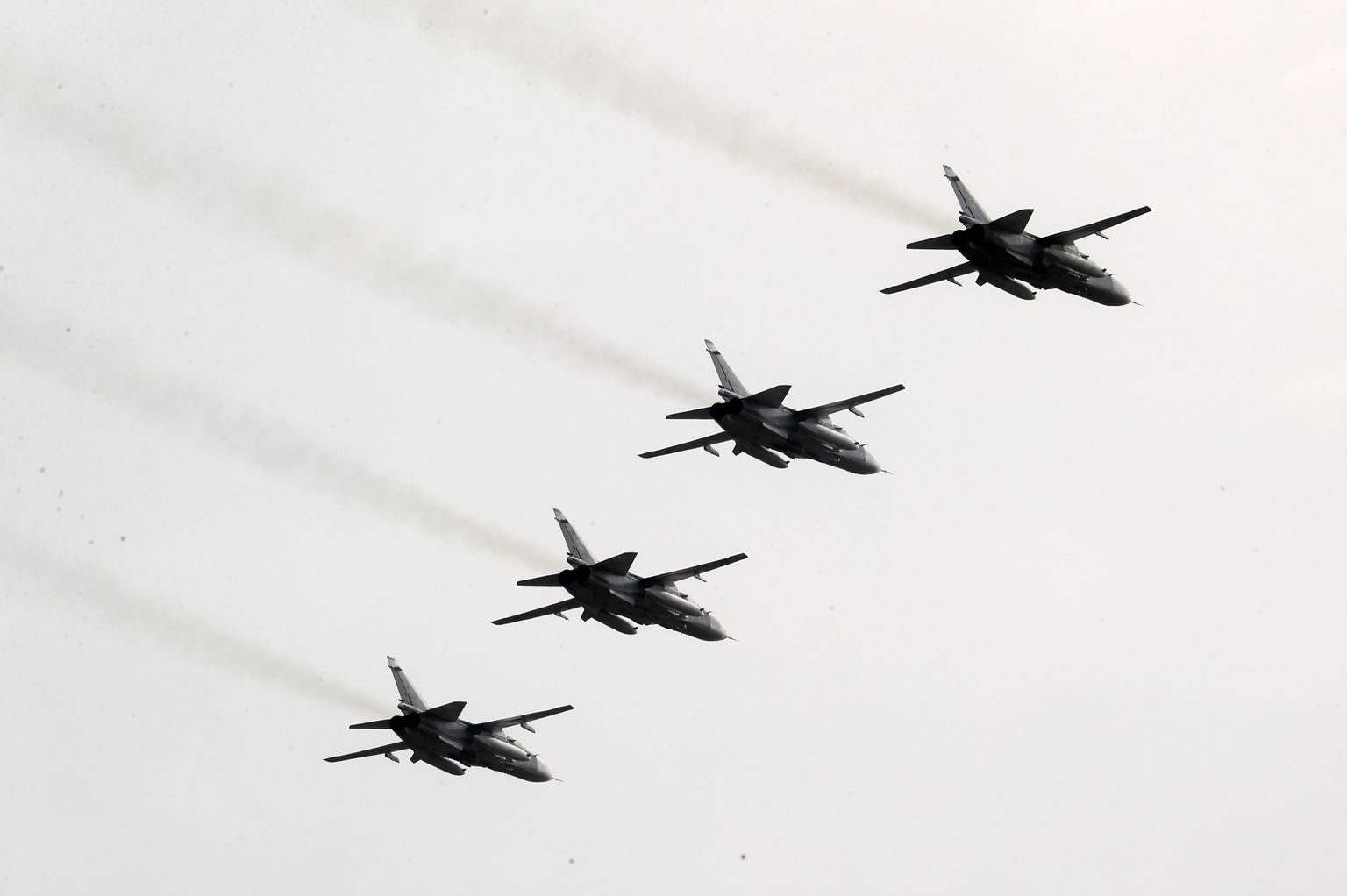 Истребители Су-24М. Снимок иллюстртивный