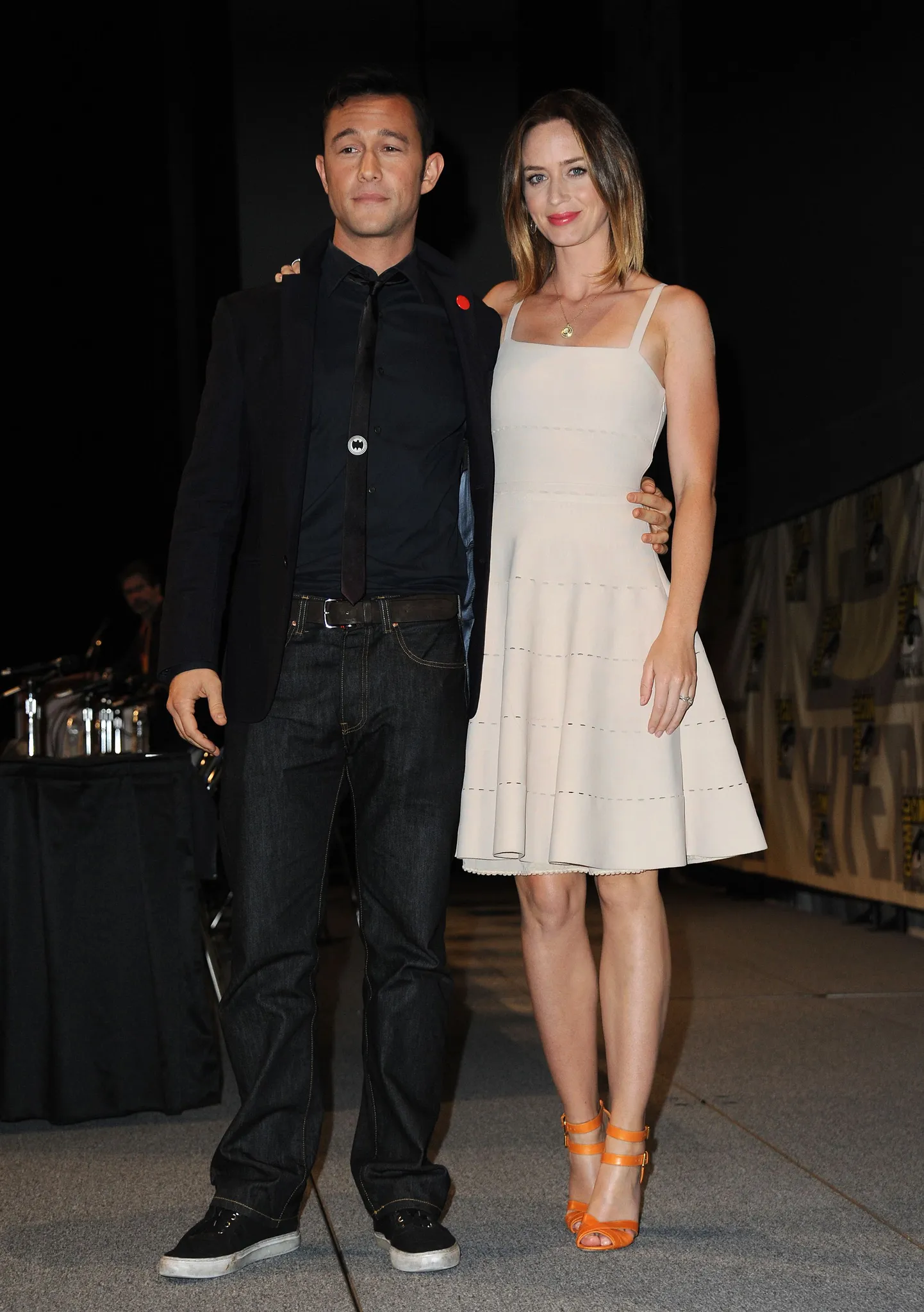 Joseph Gordon-Levitt ja Emily Blunt
